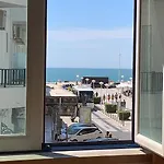 Weaa נאזרה
