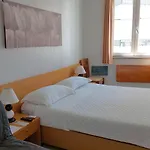 Weaa Hotel 2*